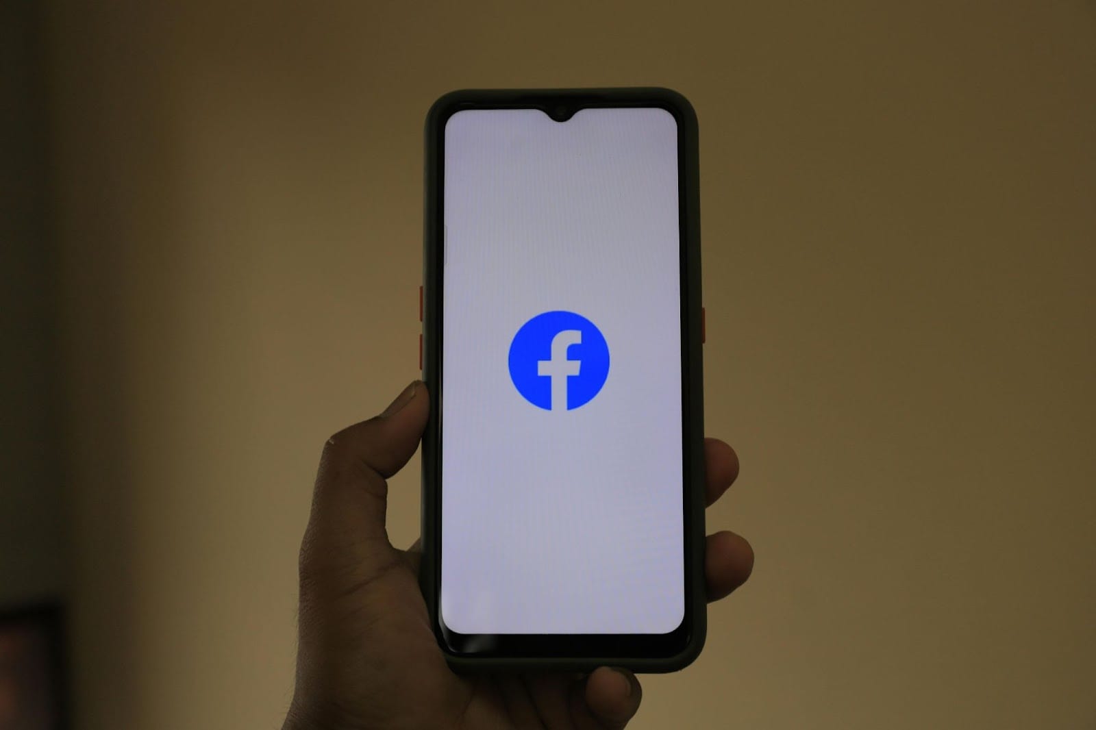 How to Use Facebook: Complete Guide for Beginners, Professionals & Businesses (2025)